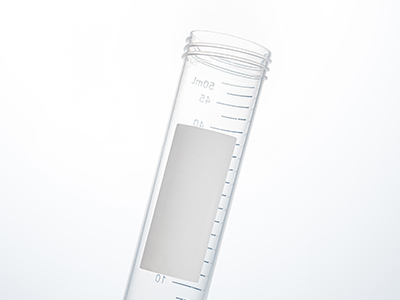 大面積白色書寫區，方便實驗記錄