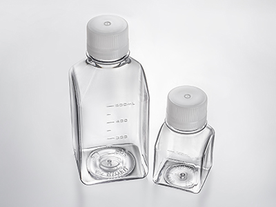 底部平整，可穩定放置于桌面